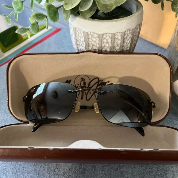 Maui Jim | Accessories | Maui Jim Mens Sunglasses Euc | Poshmark display picture 1